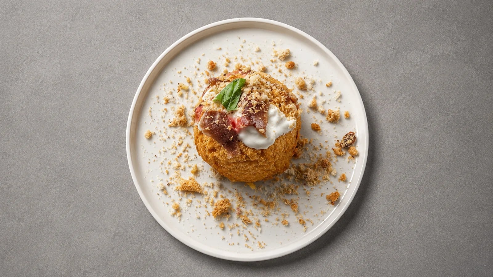 Arancino al ragù
stracciatella e crudo